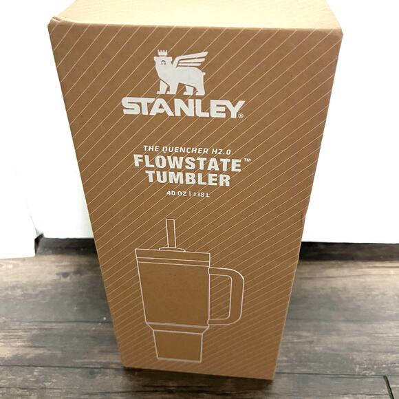 New in Box Stanley Quencher 40oz Tumbler Cup Cherry Blossom Pink FlowState NIB - Picture 4 of 7